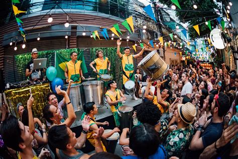  Meet & Greet With Marina! A Brazilian Carnival Explosion Right Here in Bangkok?